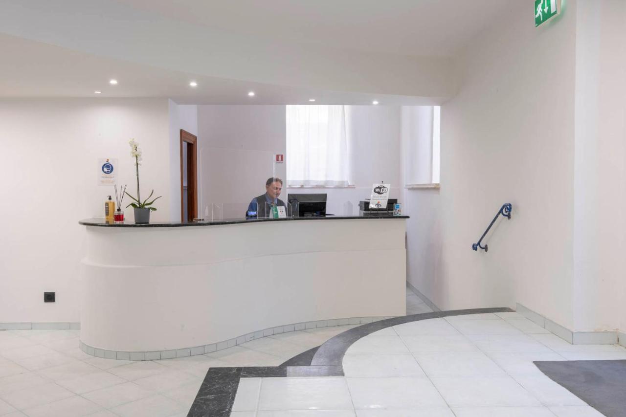 Hotel Del Sole Santa Marinella Extérieur photo