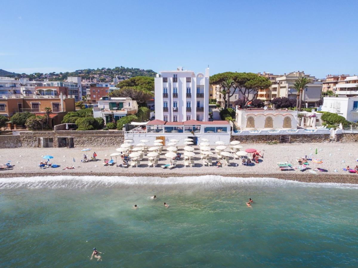 Hotel Del Sole Santa Marinella Extérieur photo